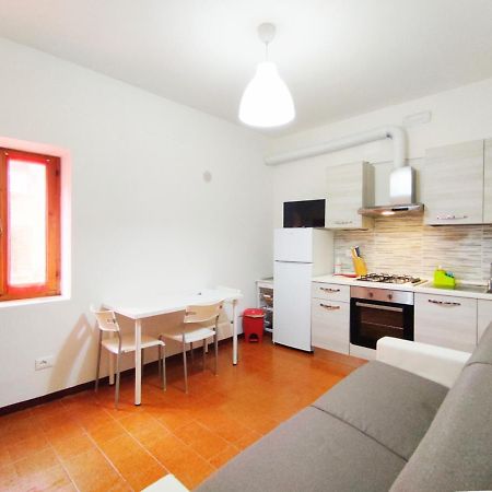Attico Casa Via Rocca Sole Apartment ปอจจิบองซี ภายนอก รูปภาพ