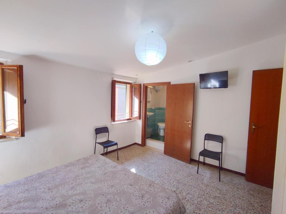 Attico Casa Via Rocca Sole Apartment ปอจจิบองซี ภายนอก รูปภาพ